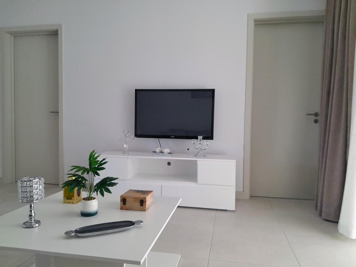 Appt Neuf De 2Ch Ds Residence Avec Piscine, Route Cotiere กรองด์เบย์ ภายนอก รูปภาพ
